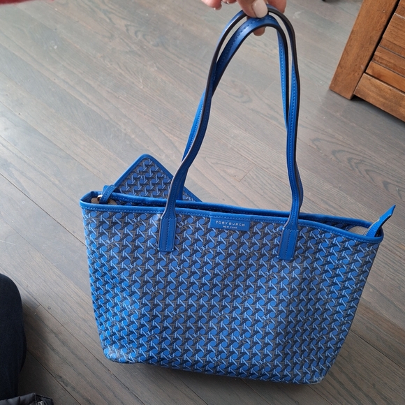Tory Burch Handbags - Tory Burch Mediterranean Blue Ever Ready Tote Bag